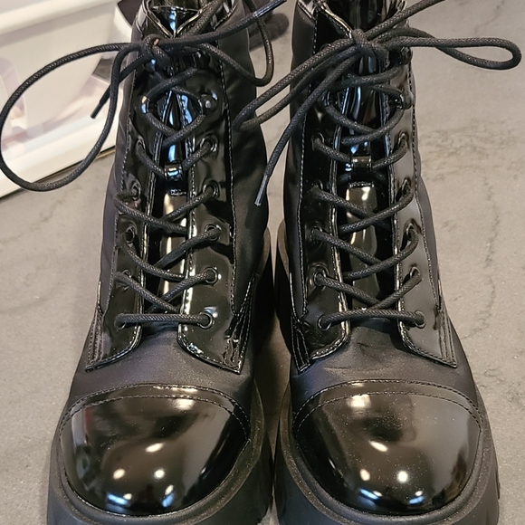 NINE WEST Women's Obri2 Black Patent Ankle Boot Size 11 - Picture 4 of 11